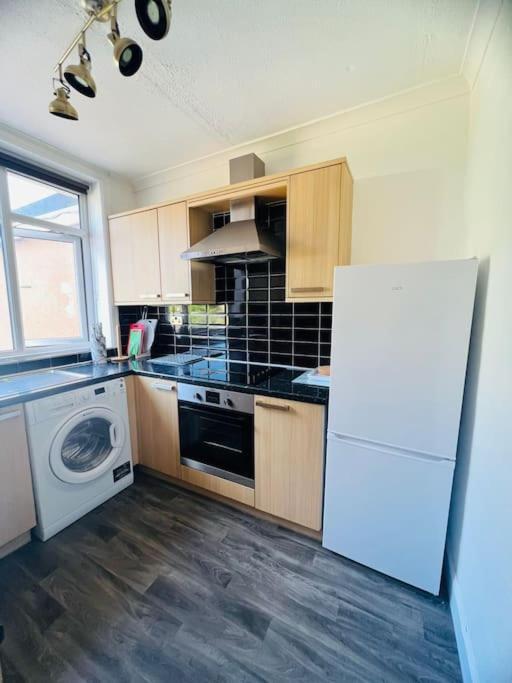 Family Marine Apartment With Sea View Dawlish Exterior foto